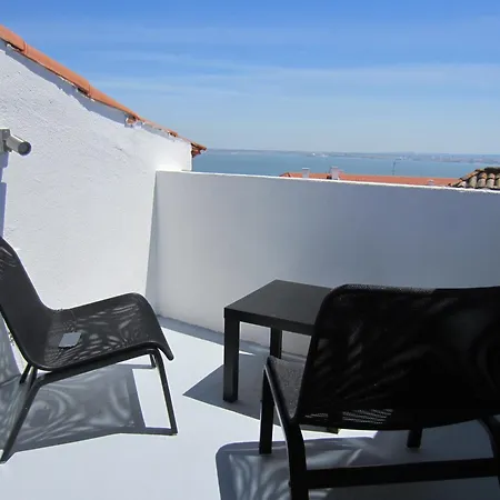 My Lx Flat@castle * Lisbon
